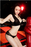 万美汐